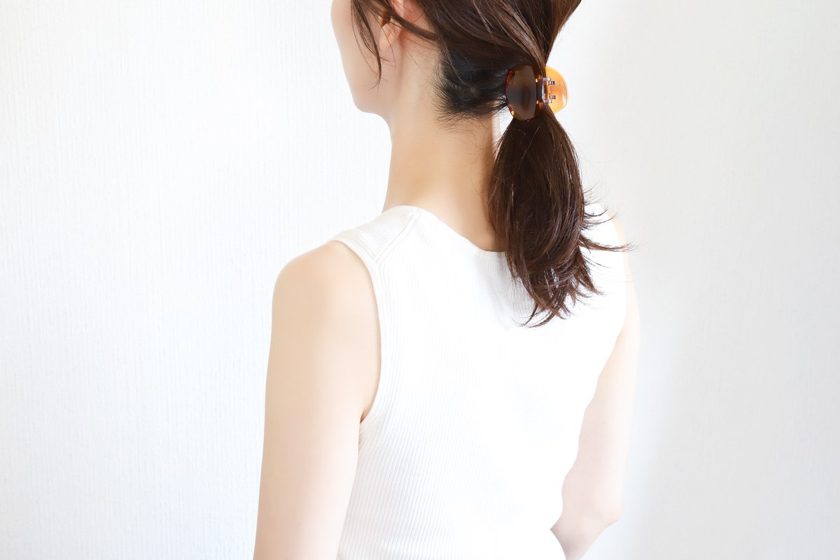 姿勢の良い女性